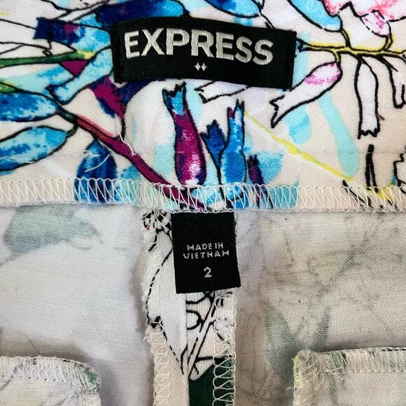 Express Colorful Tropical Floral Shorts Size 2 - Picture 3 of 3